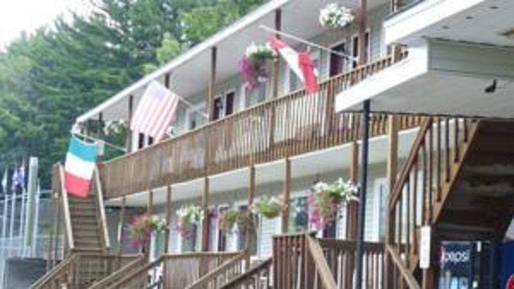 Legacy Inn & Suites Of Lake George Bagian luar foto