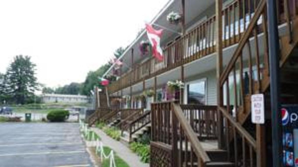 Legacy Inn & Suites Of Lake George Bagian luar foto
