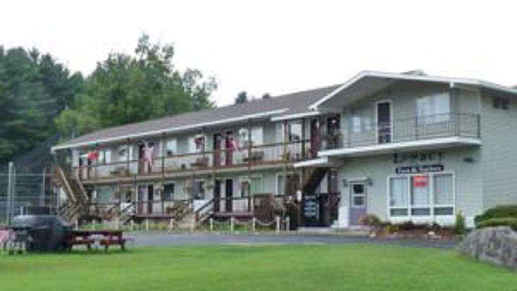 Legacy Inn & Suites Of Lake George Bagian luar foto