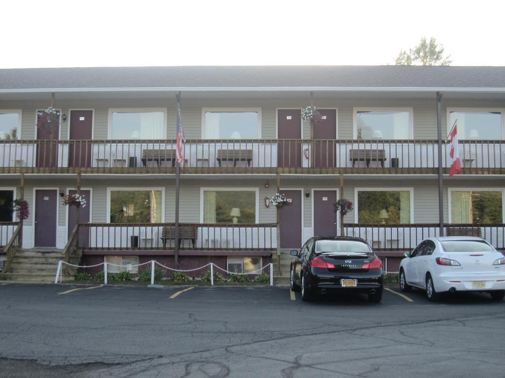 Legacy Inn & Suites Of Lake George Bagian luar foto